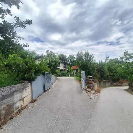 Tira Βίλα Jajce